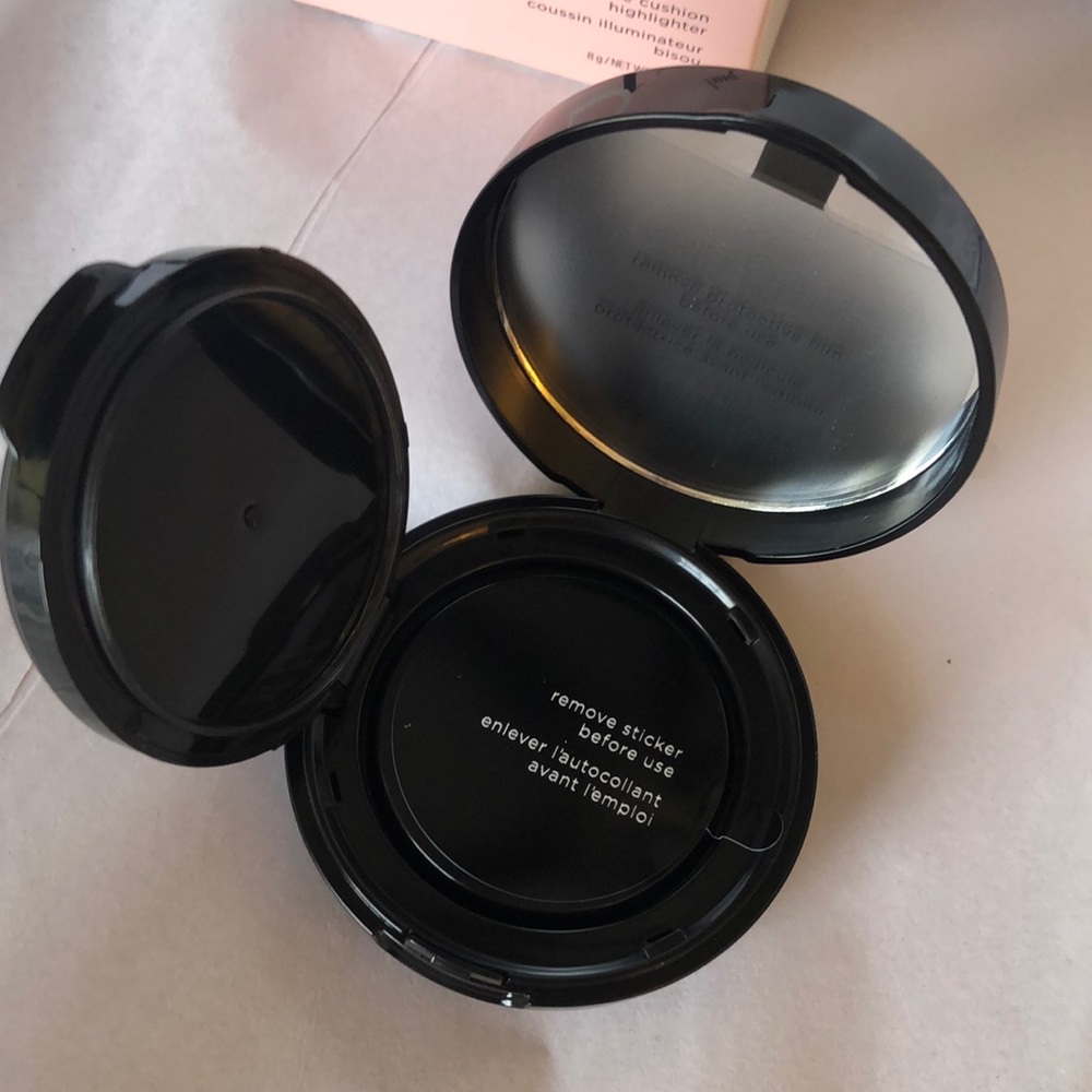 Avon Pink Highlighter Compact - Picture 5 of 6